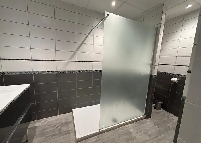 - Restaurant Eugenie Hotel Pontorson