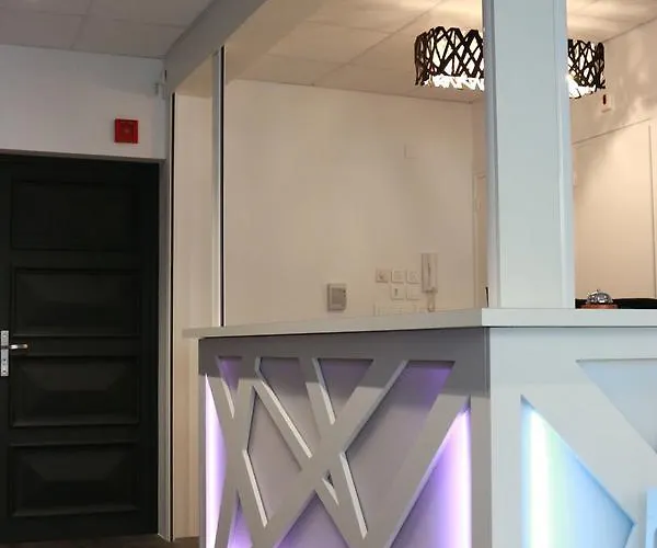 - Restaurant Eugenie 3* Pontorson